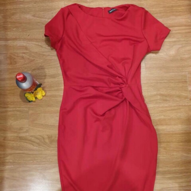 Thanh lý váy thiết kế