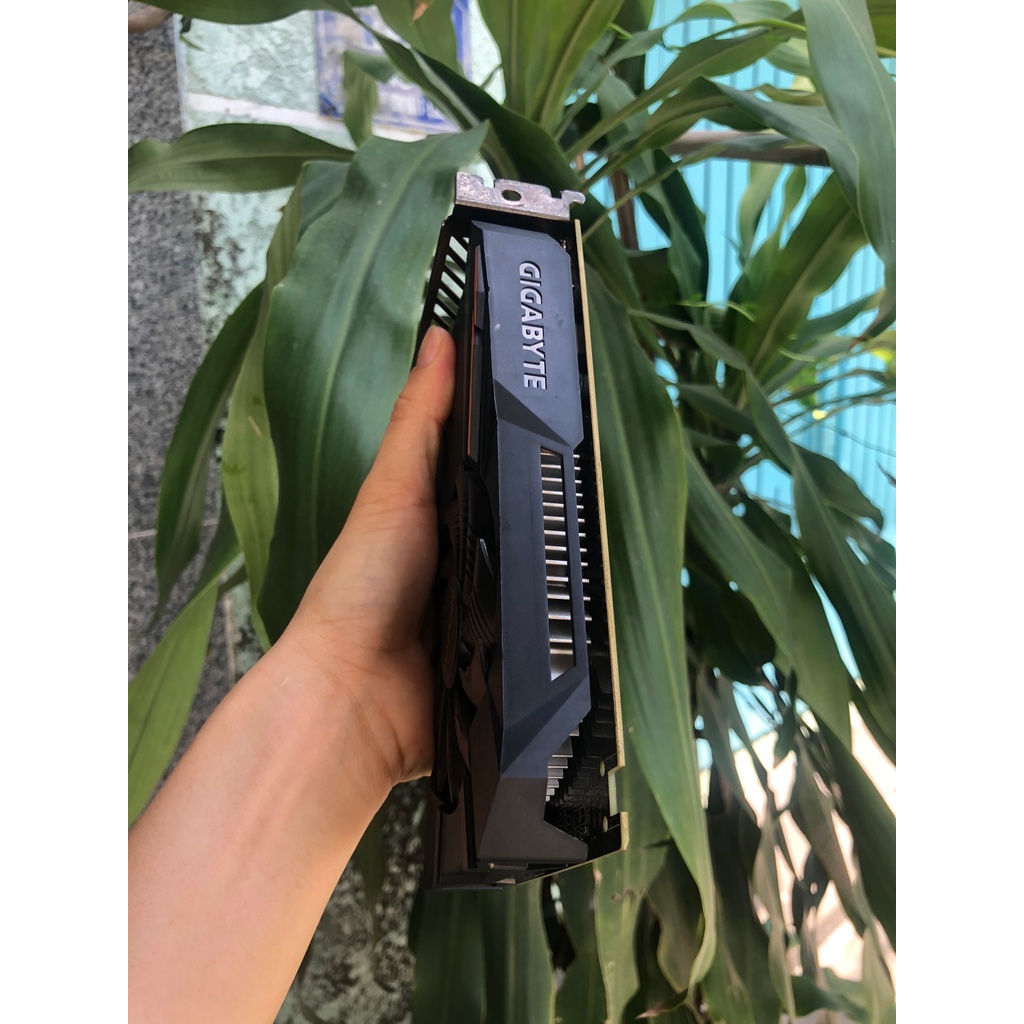 Card màn hình GTX 1050-2G-D5-128bit Gigabyte. Hàng đã qua sử dụng. BH 1 tháng.