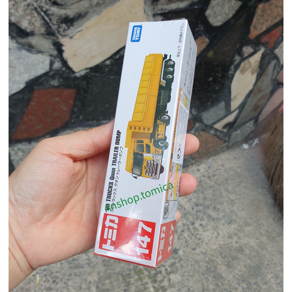 Mô hình xe ben màu vàng tomica Nhật Bản - Long car No147  UD Trucks Quon Trailer Dump