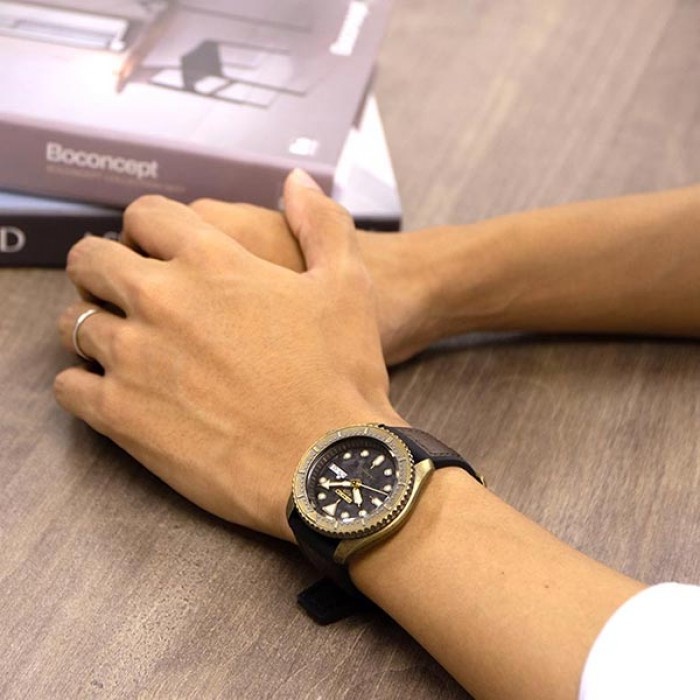 Đồng hồ nam dây da Seiko International Edition 5 Vintage Automatic SRPE80K1