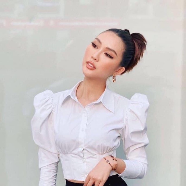 Gv áo sơ mi croptop tay phồng chất lụa mịn