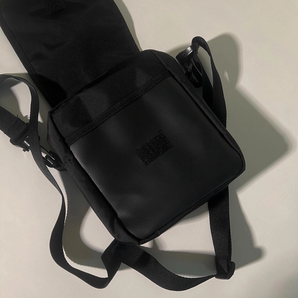 Túi đeo chéo END   thời trang nam nữ đi chơi đi du lich đen ( móc khoá sắt, có in nổi LOGO MINI SHOULDE ENDR