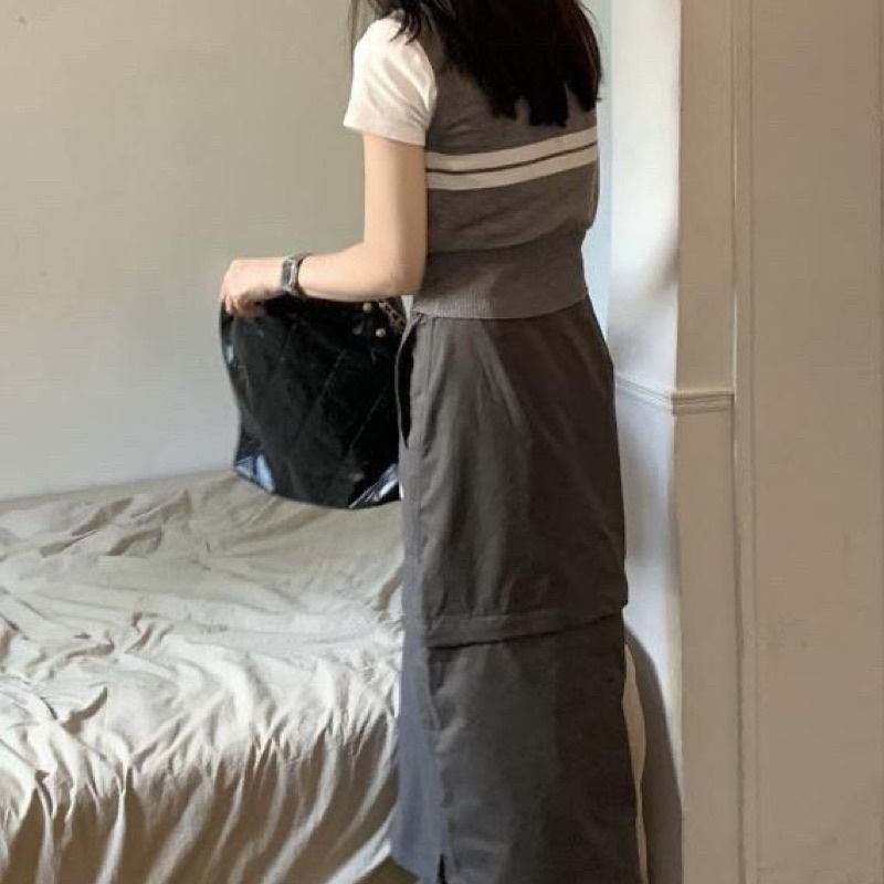 Áo gile dáng ôm logo thêu cổ điển cổ V không tay dành cho nữ