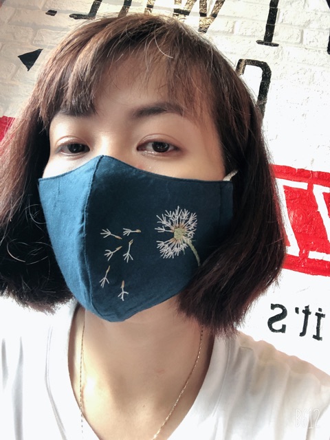 Khẩu trang vải thêu tay | BigBuy360 - bigbuy360.vn