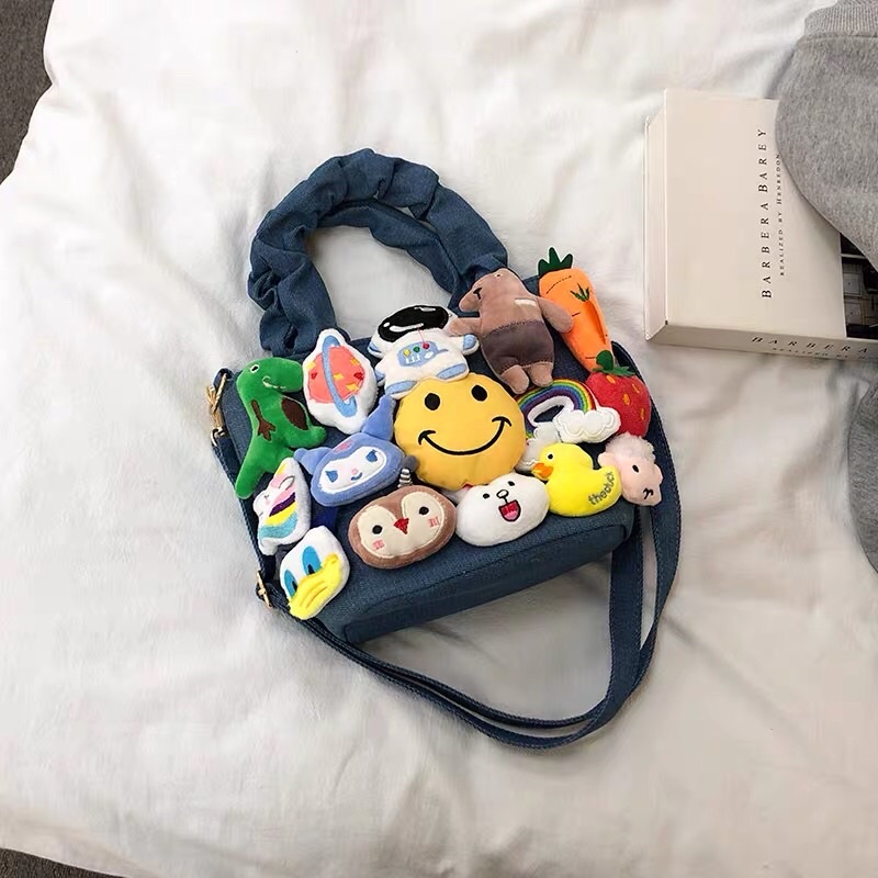 Túi Đeo Chéo Sticker Bông 2 Màu