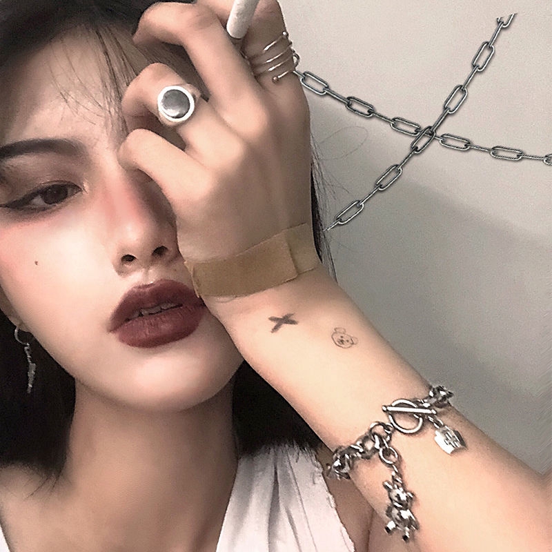 Vòng Tay Hợp Kim Hình Gấu Xinh Xắn