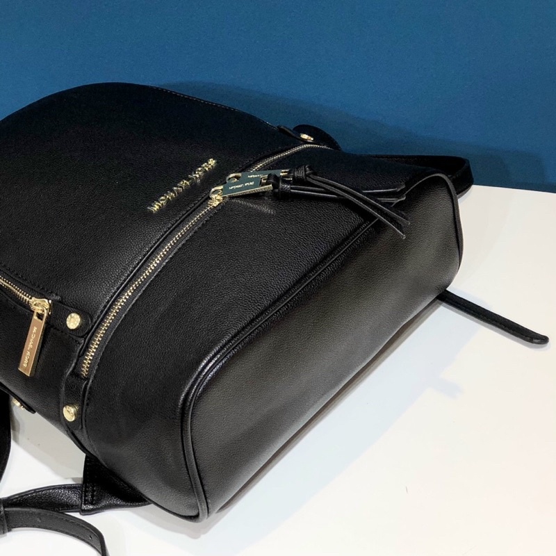 TNS-Balo form vuông 2 ngăn M••K medium backpack-da màu đen