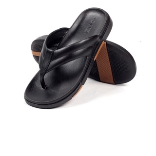 Dép xỏ ngón cho nam giới,chất đẹp mềm lắm ạ,đế cao 3cm,có 2 màu đen và nâu,đế kết quai liền không sợ bị đứt hay tụt đâu.