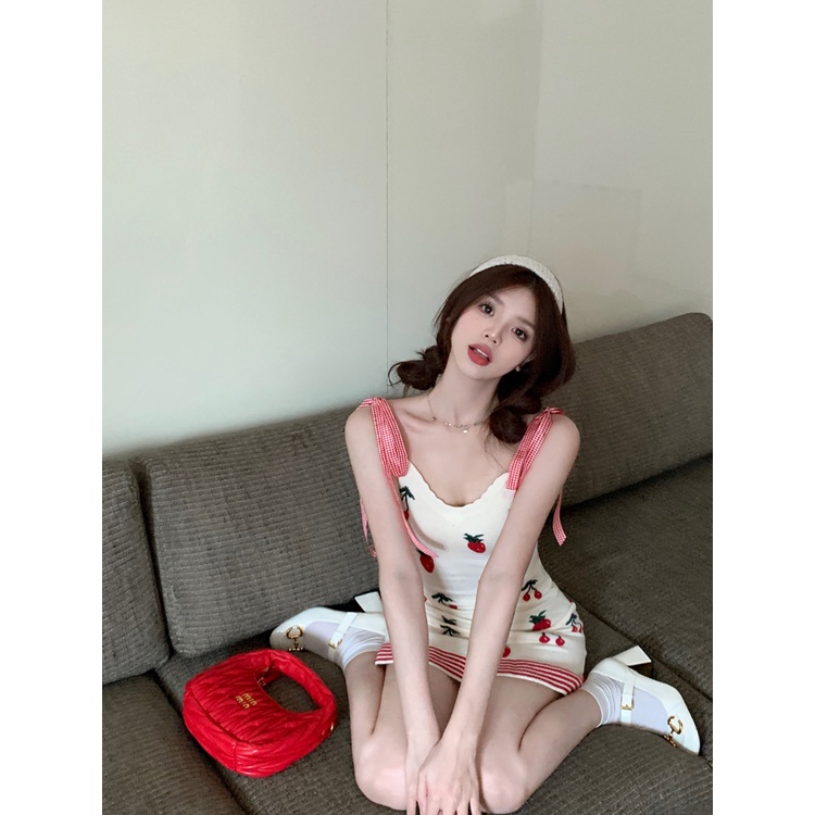 Đầm 2 dây cột vai trắng xám dâu tay ôm body tôn dáng ngọt ngào ulzzang hở vai len dệt kim
