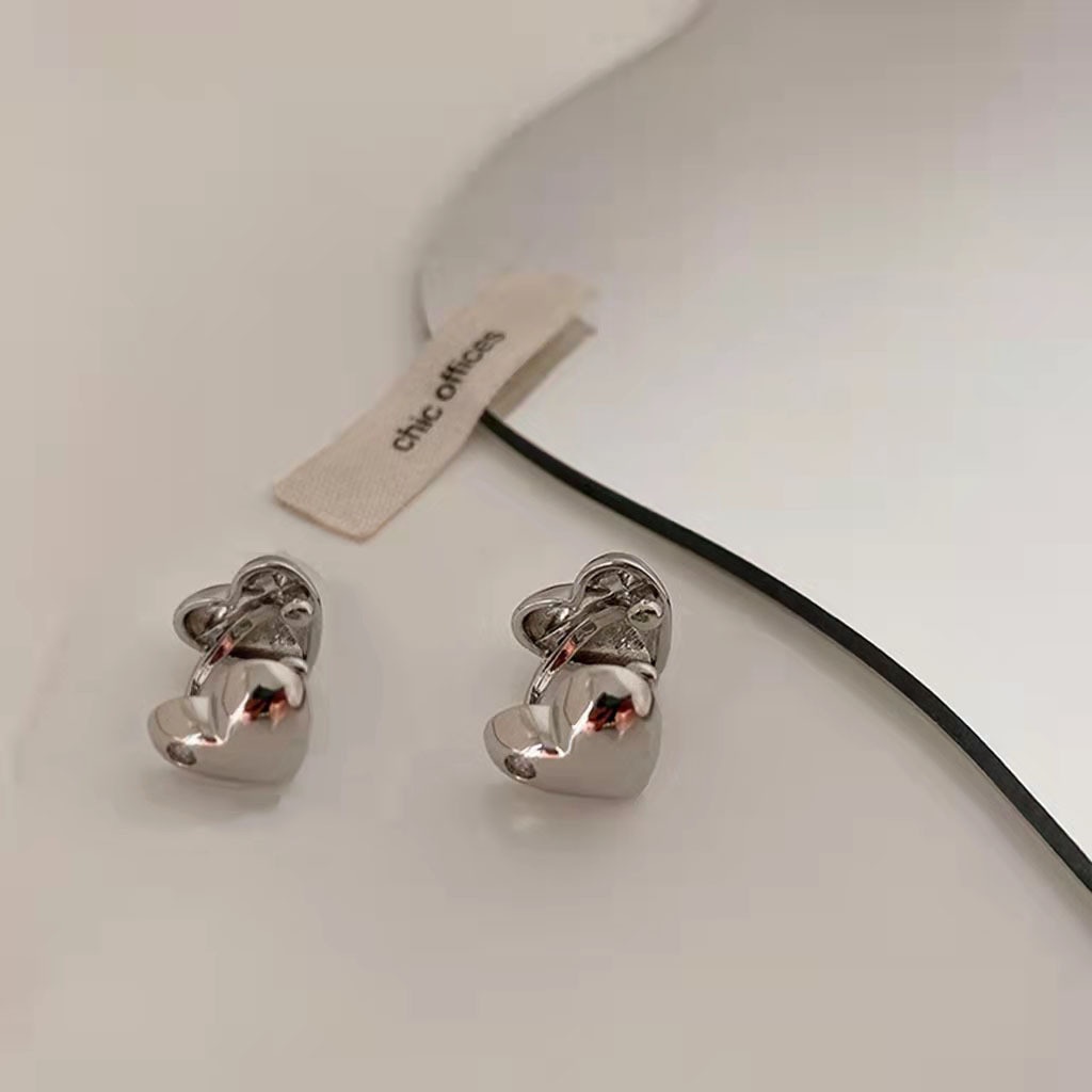 Khuyên tai hình trai tim phong cách hàn quốc