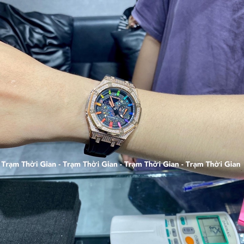 Đồng hồ nam Casio G-Shock GA-2100-1A4DR đính đá cầu vồng