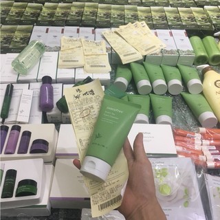 SỮA RỬA MẶT INNISFREE CHIẾT XUẤT Trà Xanh dành cho Da Dầu