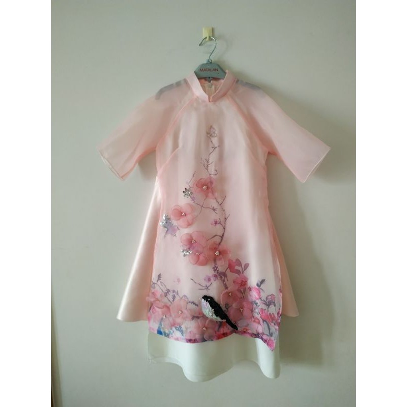 Áo dài cho bé gái xinh yêu