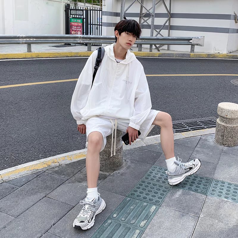 Áo Khoác Chống Nắng Dáng Rộng Có Mũ Trùm Thoáng Khí Màu Đen Trắng Size M-2XL Thời Trang Mùa Hè Cho Nam