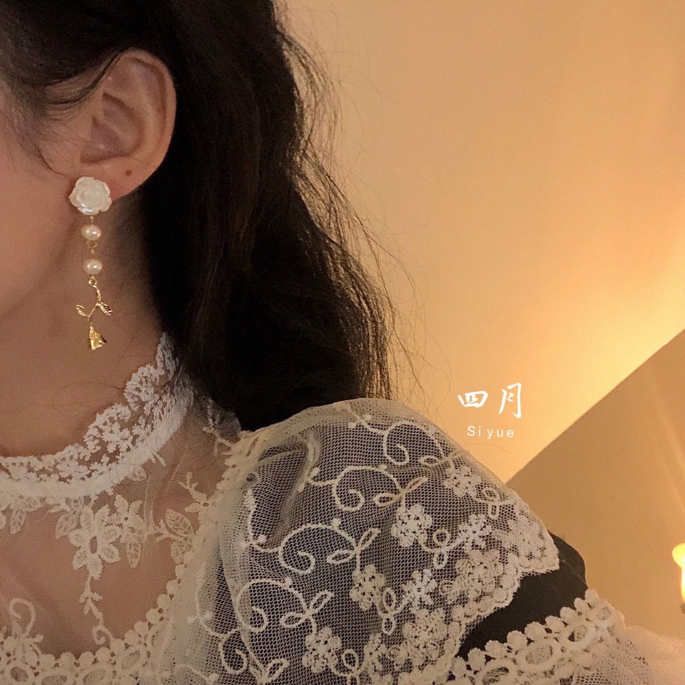 Khuyên Tai Dáng Dài Hình Hoa Phong Cách Retro Sang Trọng 2022