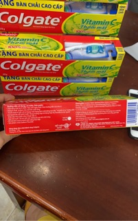 Kem đánh răng Colgate Vitamin C 170g