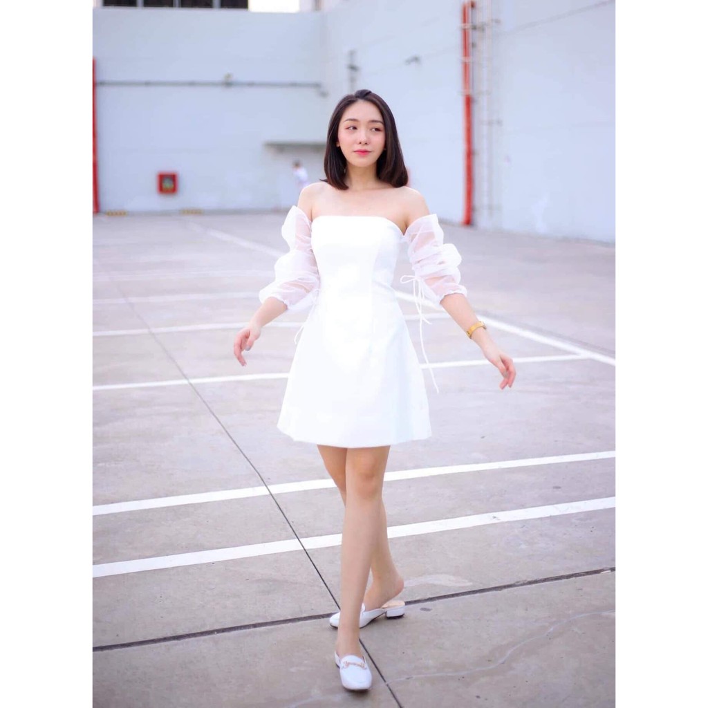 Đầm Dự Tiệc Trễ Vai Màu Trắng Sang Trọng