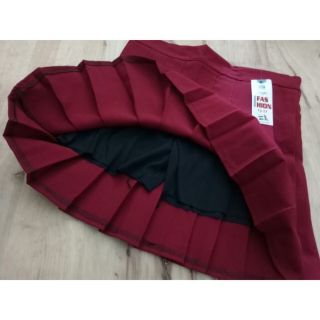 Váy nữ xếp ly có quần trong