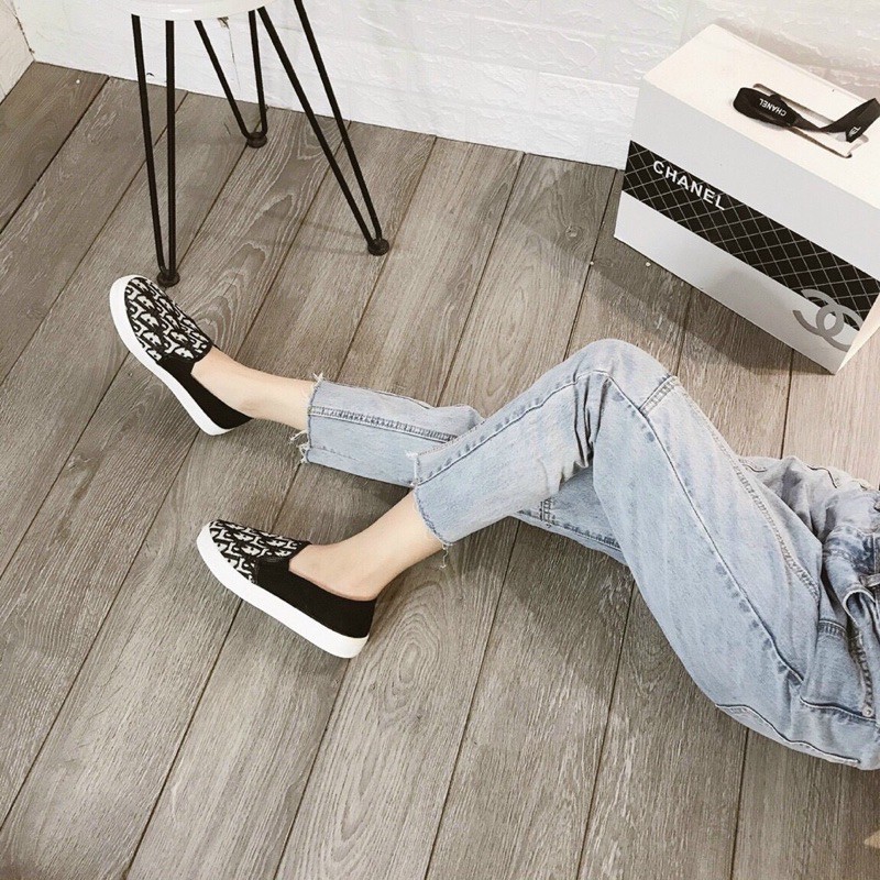Giay lười / giày bệt chữ DI O đế trắng