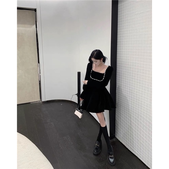 Đầm nhung bigsize cổ vuông viền hoa dáng xoè