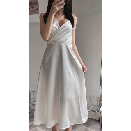 Đầm maxi trắng hai dây cột lưng quảng châu taobao