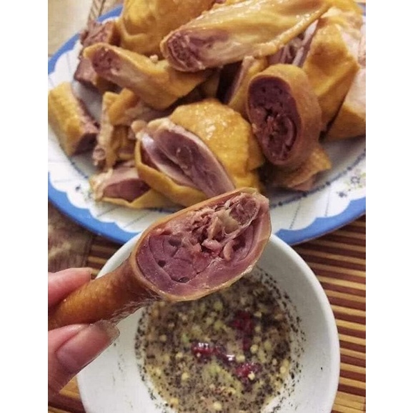 Gà ủ muối nguyên con