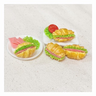 Bánh mì mô hình dollhouse