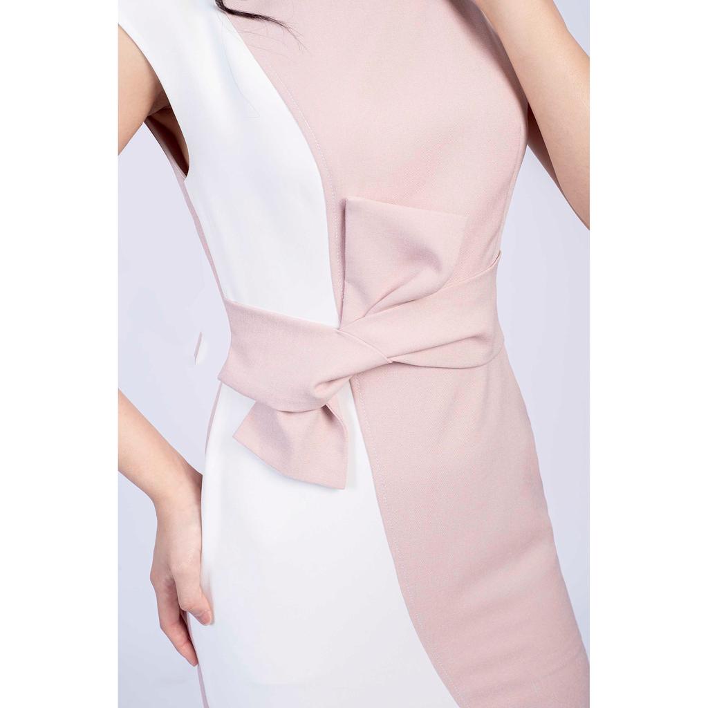 Đầm ôm sát nách, đai eo buộc nơ, phối hai màu MMOutfit M-DA061021324