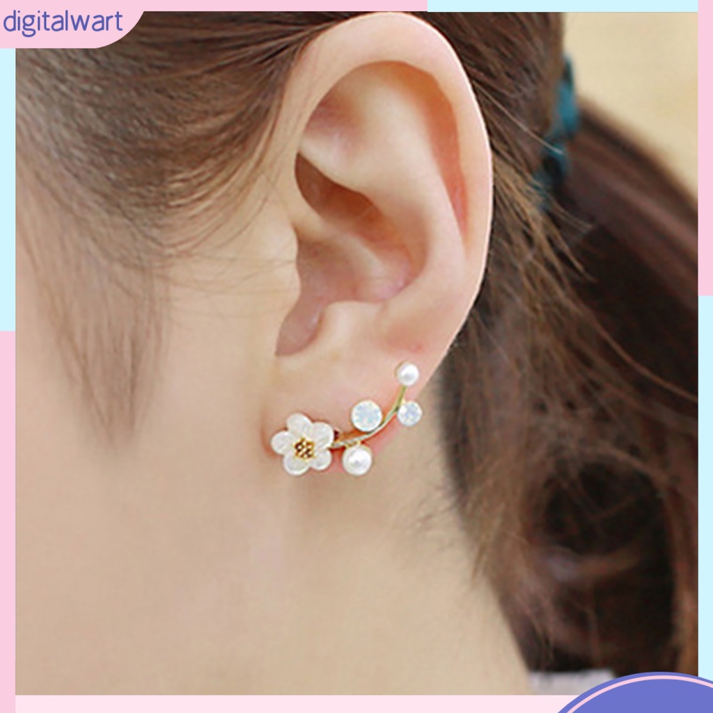 Đôi bông tai hình hoa phối đính ngọc trai thời trang cho nữ