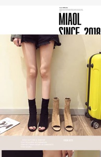 Sẵn be 36-đen 35 ( size khác Oder ) bốt da lộn hở mũi
