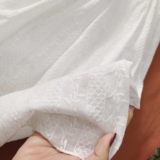 Đầm xô ren rớt vai cut-out eo