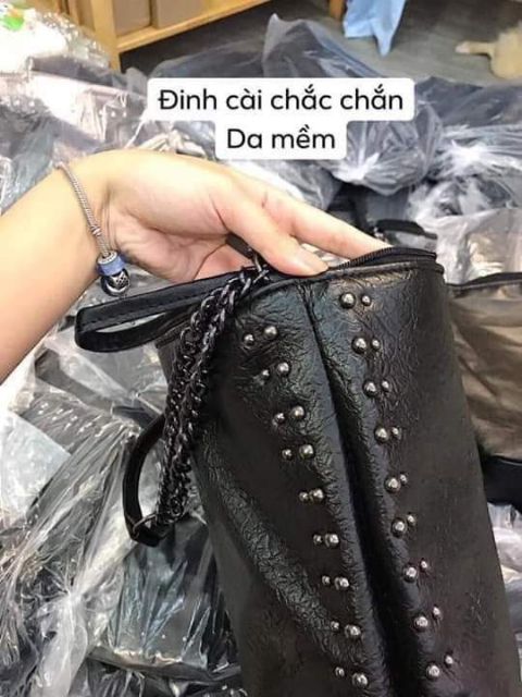 Túi xách đeo da PU dây xích viền tán đinh bao chất