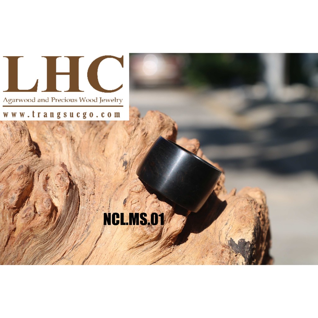 Nhẫn Càn Long gỗ Mun Sừng