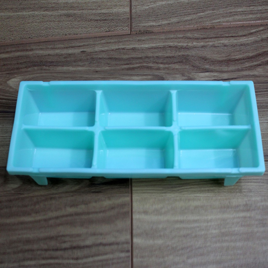 KHAY ĐÁ NHỰA 6 VIÊN(MÀU NGẪU NHIÊN) | BigBuy360 - bigbuy360.vn