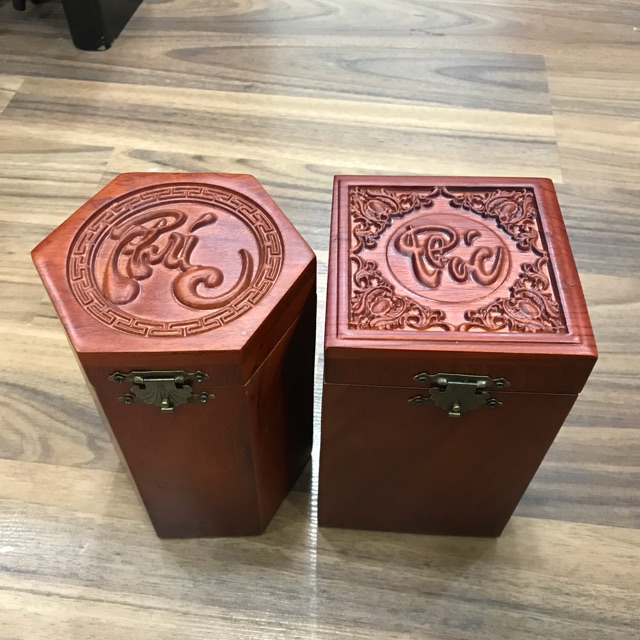Hộp đựng trà bằng gỗ Hương mặt đục chữ Phúc - hình lục lăng, cafe, decor - CTH793