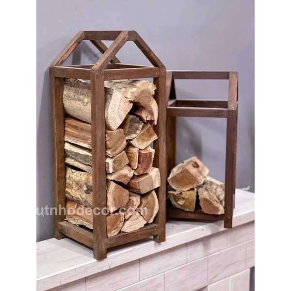 1 cây củi gỗ chẻ trang trí