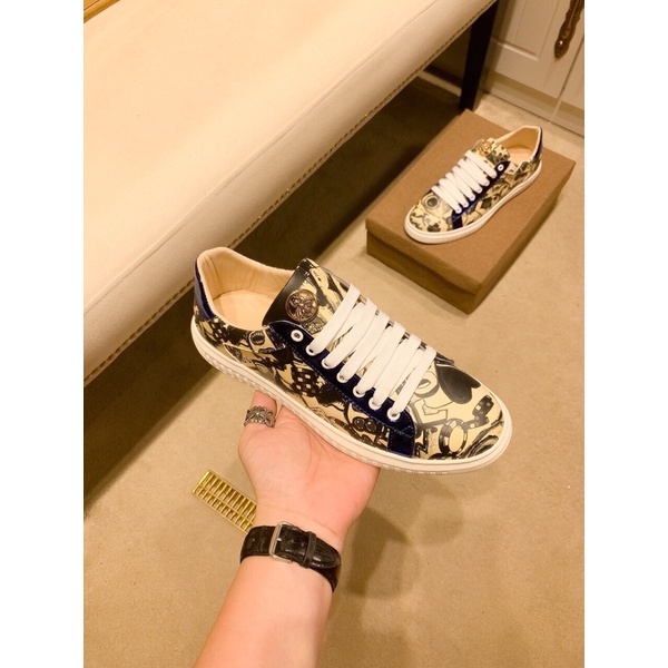 Giày sneaker nam Versace da bò lớp lót da heo có dây thắt đế ngoài chống mài mòn