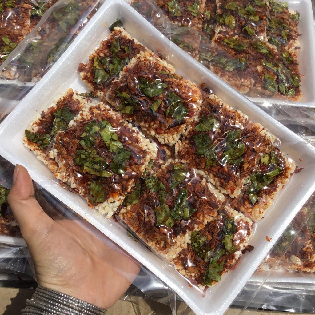 Cơm cháy sốt bò lá chanh