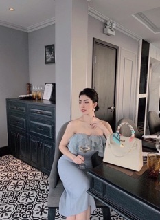 Đầm trễ vai dự tiệc