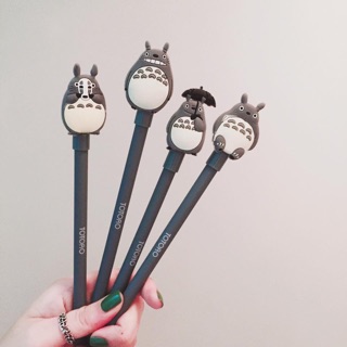 Bút totoro mực nước màu đen