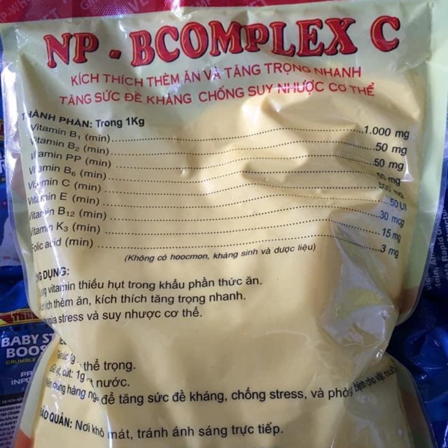 NP BComplex C bịch 1kg cung cấp đầy đủ vitamin và khoáng chất hơn cho gà,tăng sức đề kháng,chống mất nước,mát gà