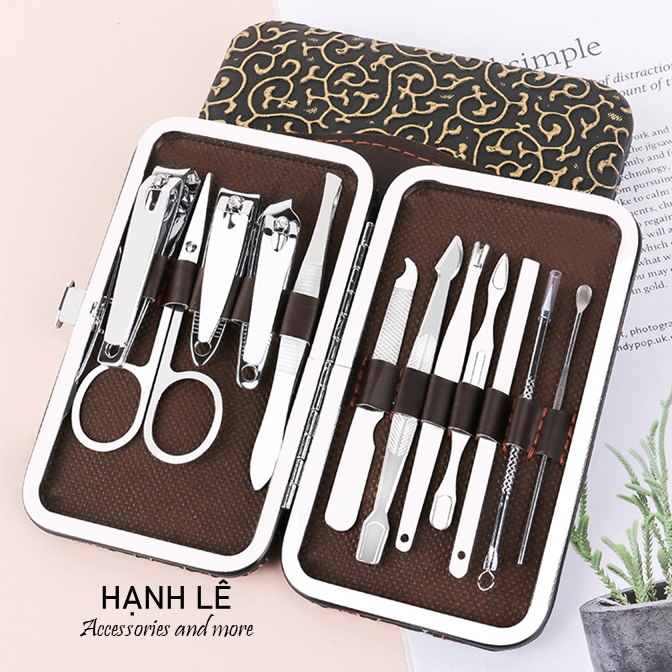 Set 12 dụng cụ làm móng đầy đủ kèm hộp bảo quản tiện dụng, dễ dàng mang theo sử dụng và bảo quản