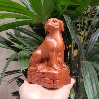 Tượng con chó gỗ hương