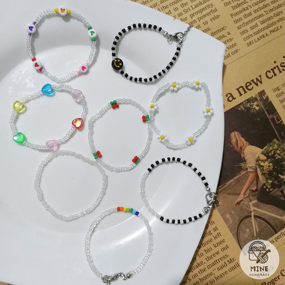 Vòng tay hạt cườm trong suốt hoa cúc, mặt cười, trái tim hologram phong cách Hàn Quốc Vòng tay hot trend đẹp dễ thương
