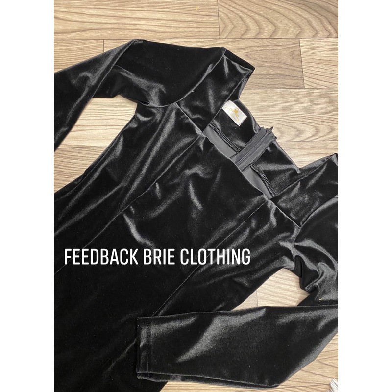 ĐẦM NHUNG TAY DÀI CỔ VUÔNG XẺ ĐÙI | BigBuy360 - bigbuy360.vn