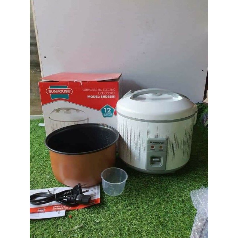 Nồi cơm nắp gài Sunhouse SHD 8601