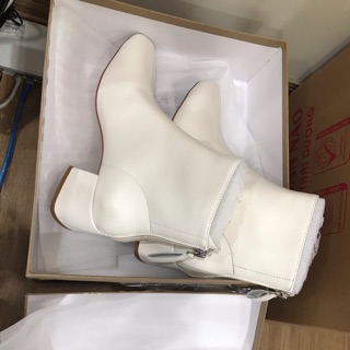 Boot da màu trắng, hàng order Trung
