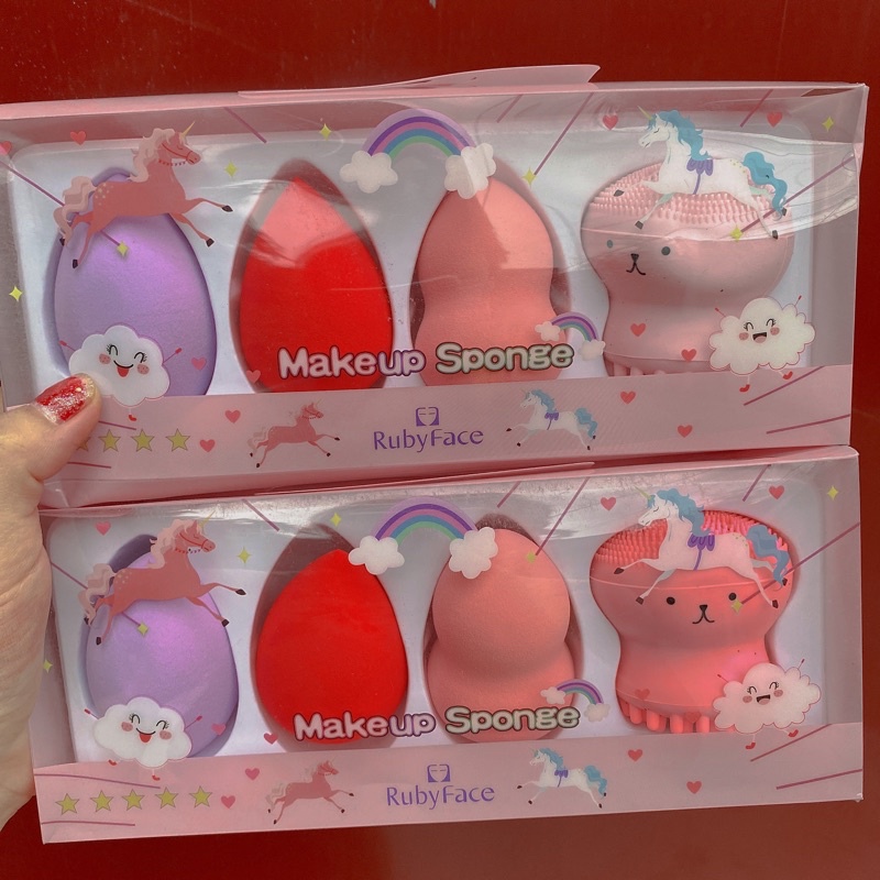 Hôp 3 bông mút tán nền + cọ bạch tuộc rửa mặt  Rubyface