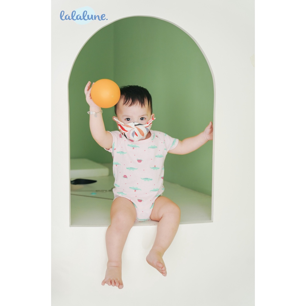 Bộ bodysuit hình cá sấu xinh xắn kèm nón lalalune dành cho bé