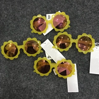 Kính Hm Đức chống tia uv